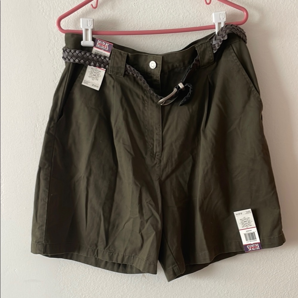 Bill Blass Olive Green Women's Shorts with Belt